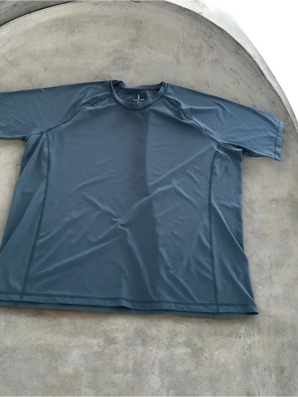 BNWOT Lands End Men's Blue Performance Shirt